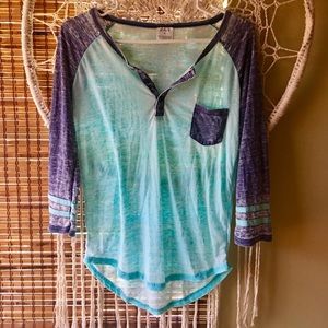 Lightweight burnout raglan!